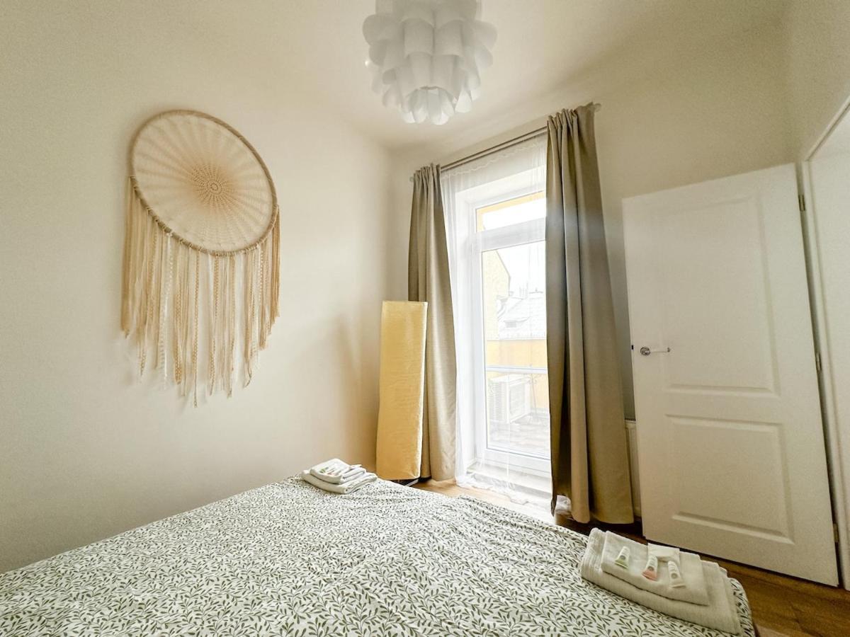 Apartmán S Velkou Terasou A Balkonom V Centre Mesta!