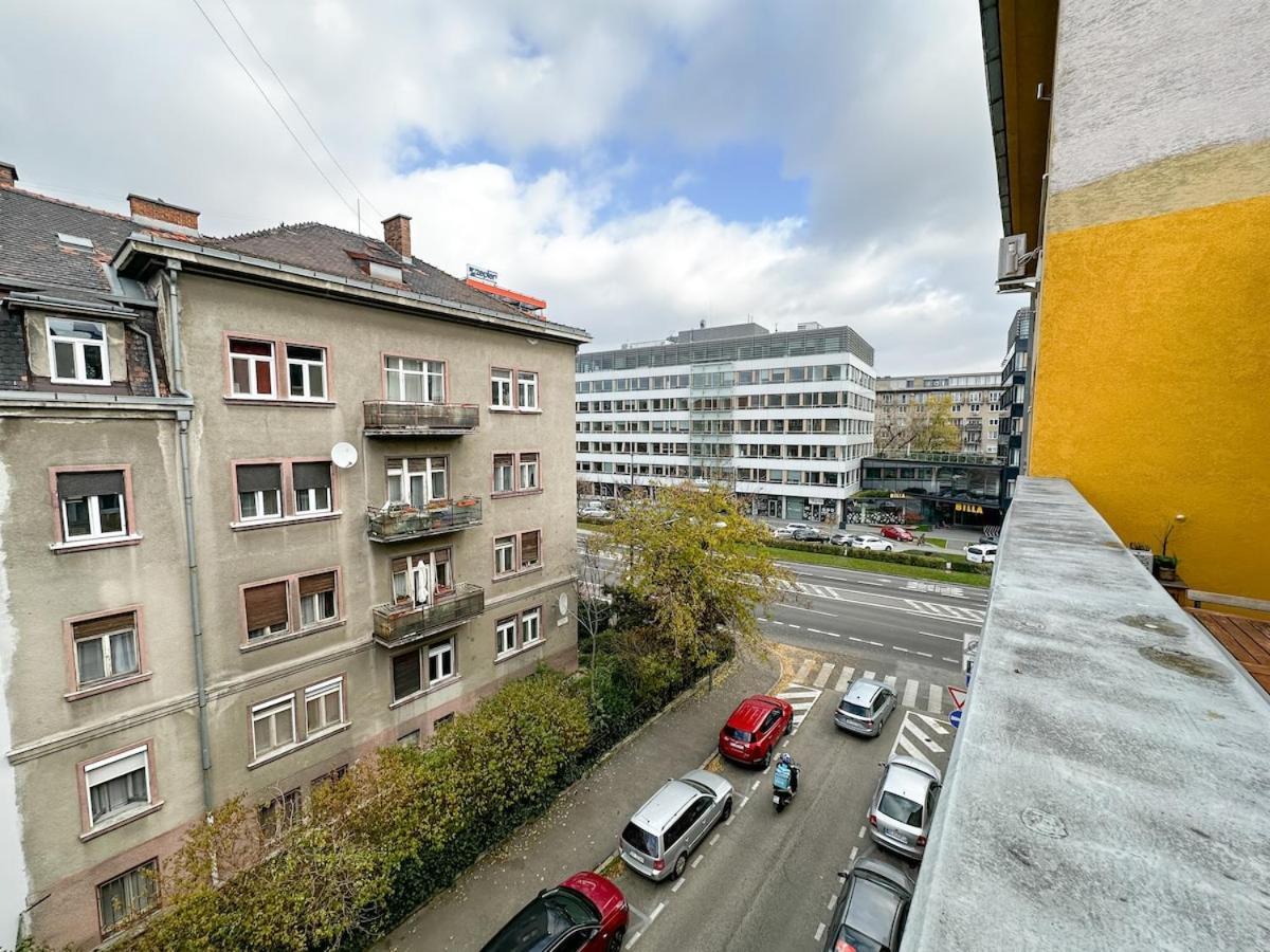 Apartmán S Velkou Terasou A Balkonom V Centre Mesta! Bratislava