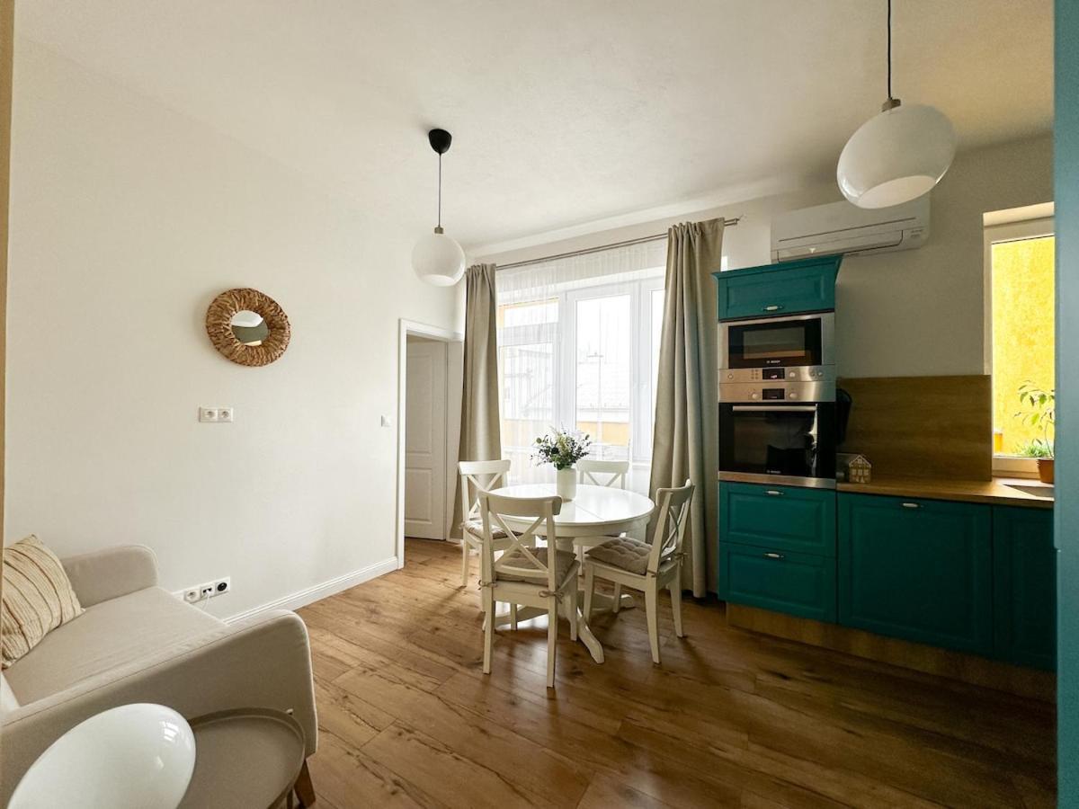 Apartmán S Velkou Terasou A Balkonom V Centre Mesta! *